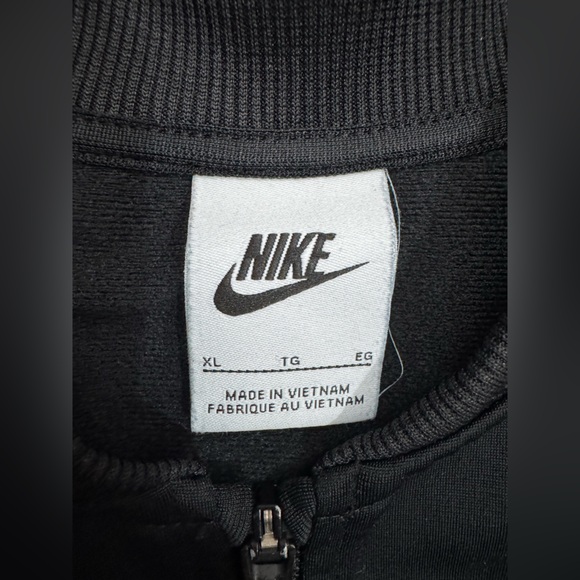 Nike Kids Black tracksuit with Logo - Picture 5 of 5